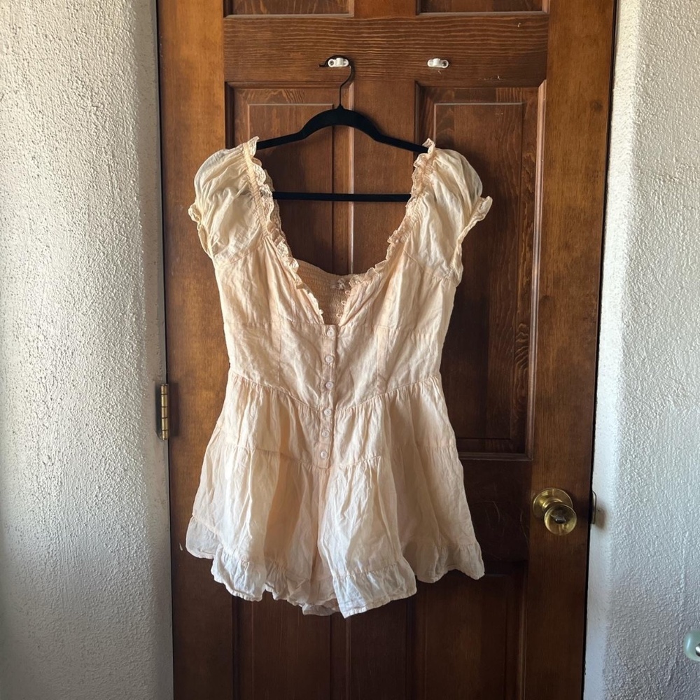 Urban Outfitters Fun Peach Mini Romper Size Small